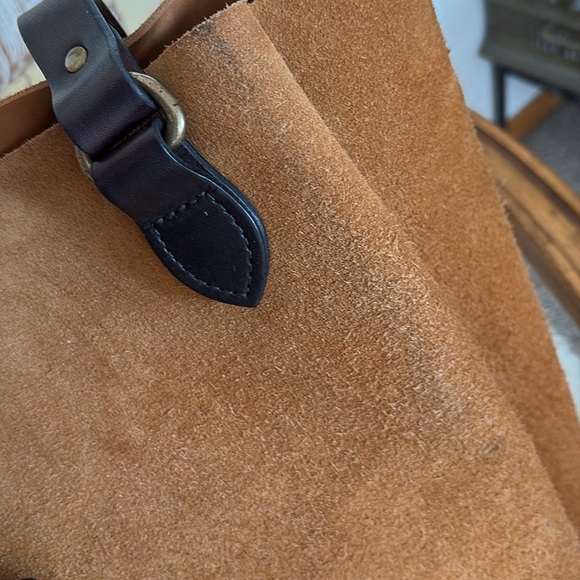 Filson Men’s Rugged Suede Tote - Picture 6 of 14